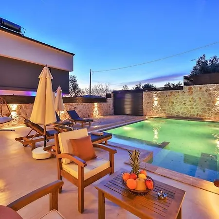 Lisburn Is A Luxury And Artistic For 6 People In Kalkan * Kaş