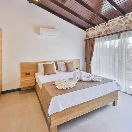 Lisburn Is A Luxury And Artistic For 6 People In Kalkan