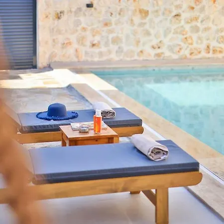 Lisburn Is A Luxury And Artistic For 6 People In Kalkan